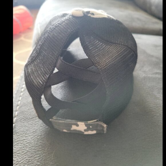 Womens CC brand hat - Picture 3 of 6